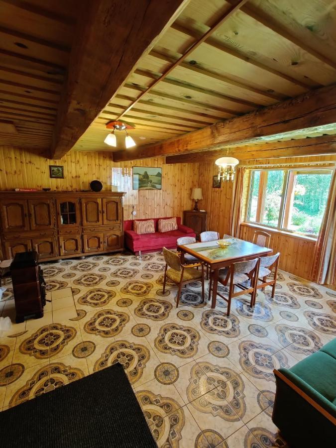Zalioji Villa Padustis Exterior photo
